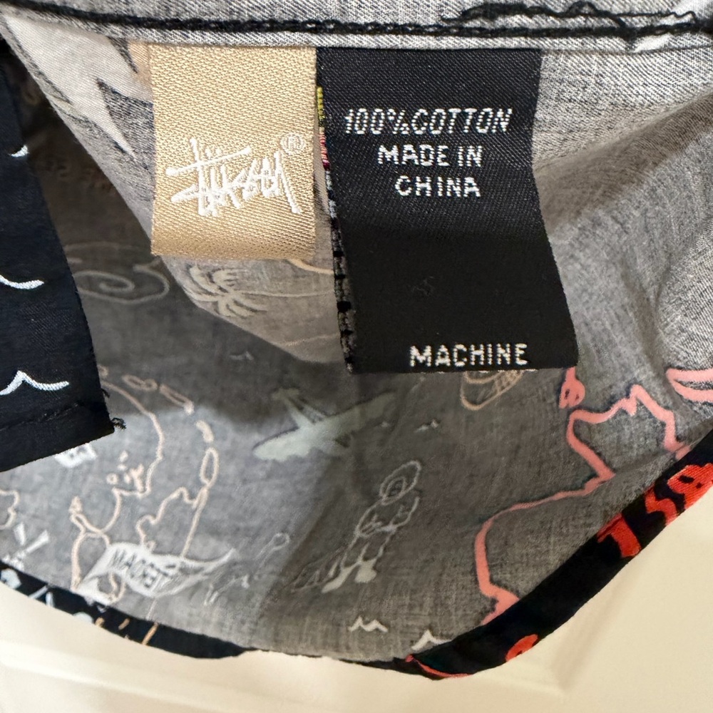 Stussy Map Print Short Sleeve Button Up Shirt Men’s Size M Black Multicolor - Picture 3 of 6